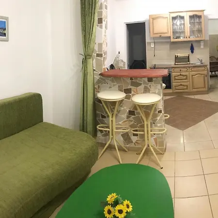 Francesco Apartmanhaz Apartman *