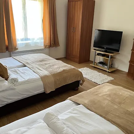 Francesco Apartmanhaz Apartman *