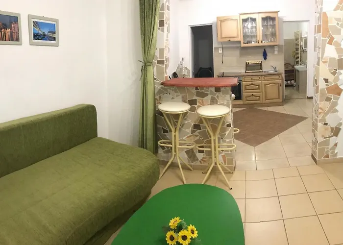 Francesco Apartmanhaz アパート *